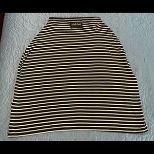 Feeding snob black and white